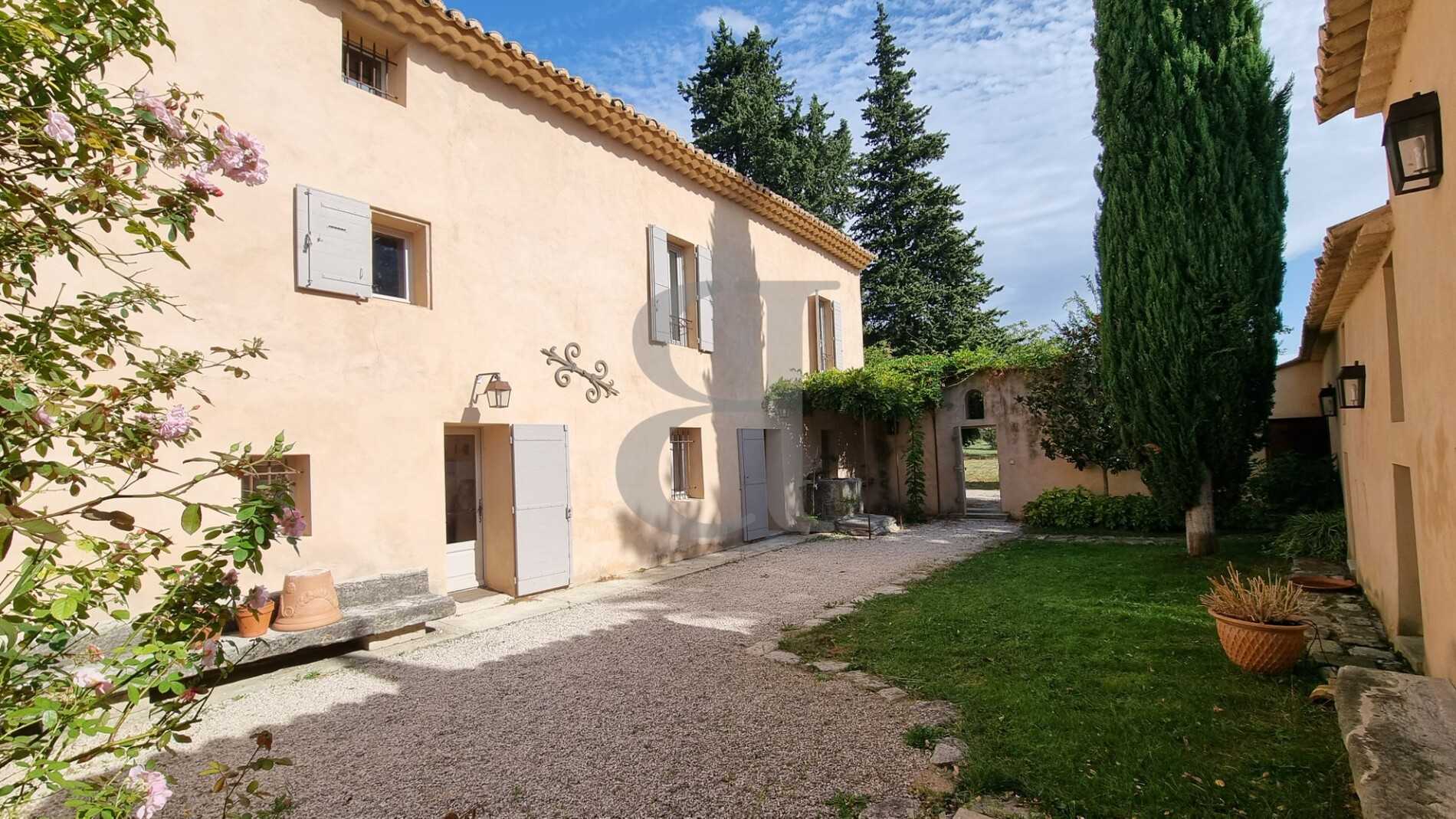Hus i Mazan, Provence-Alpes-Cote d'Azur 12392736