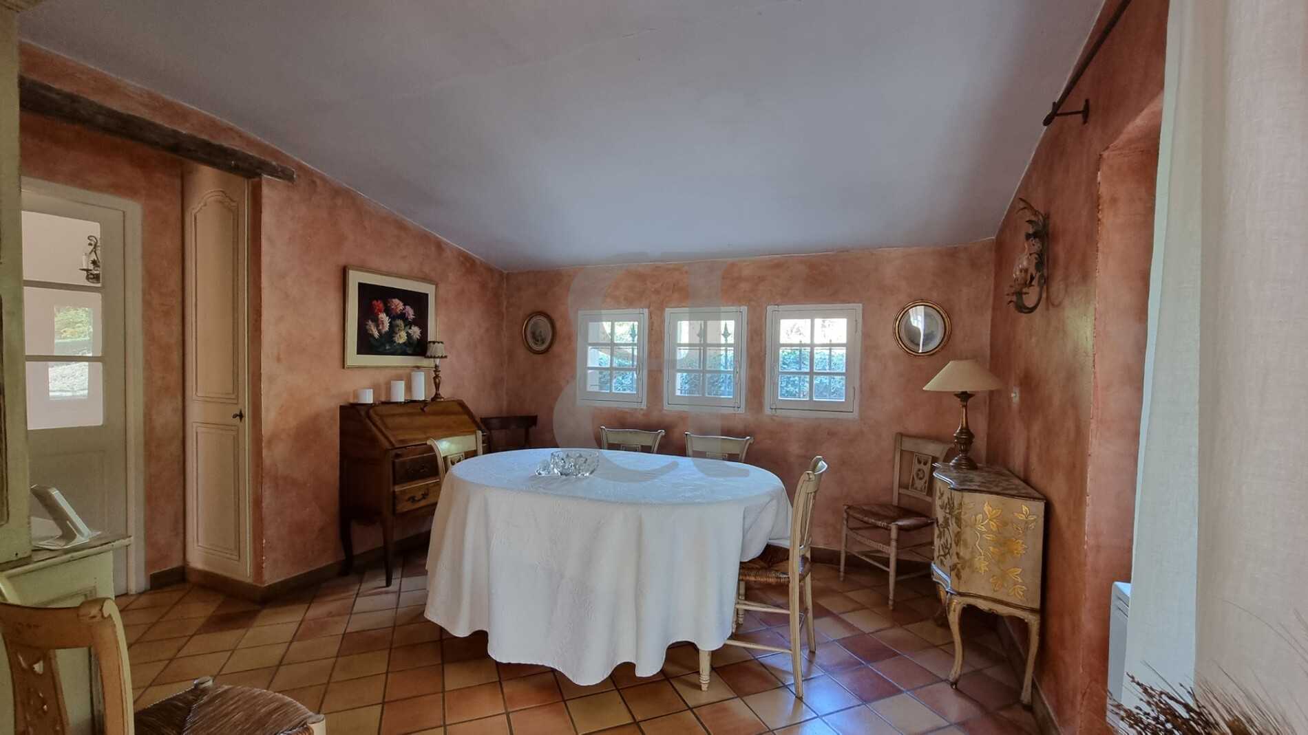 房子 在 Mazan, Provence-Alpes-Côte d'Azur 12392736