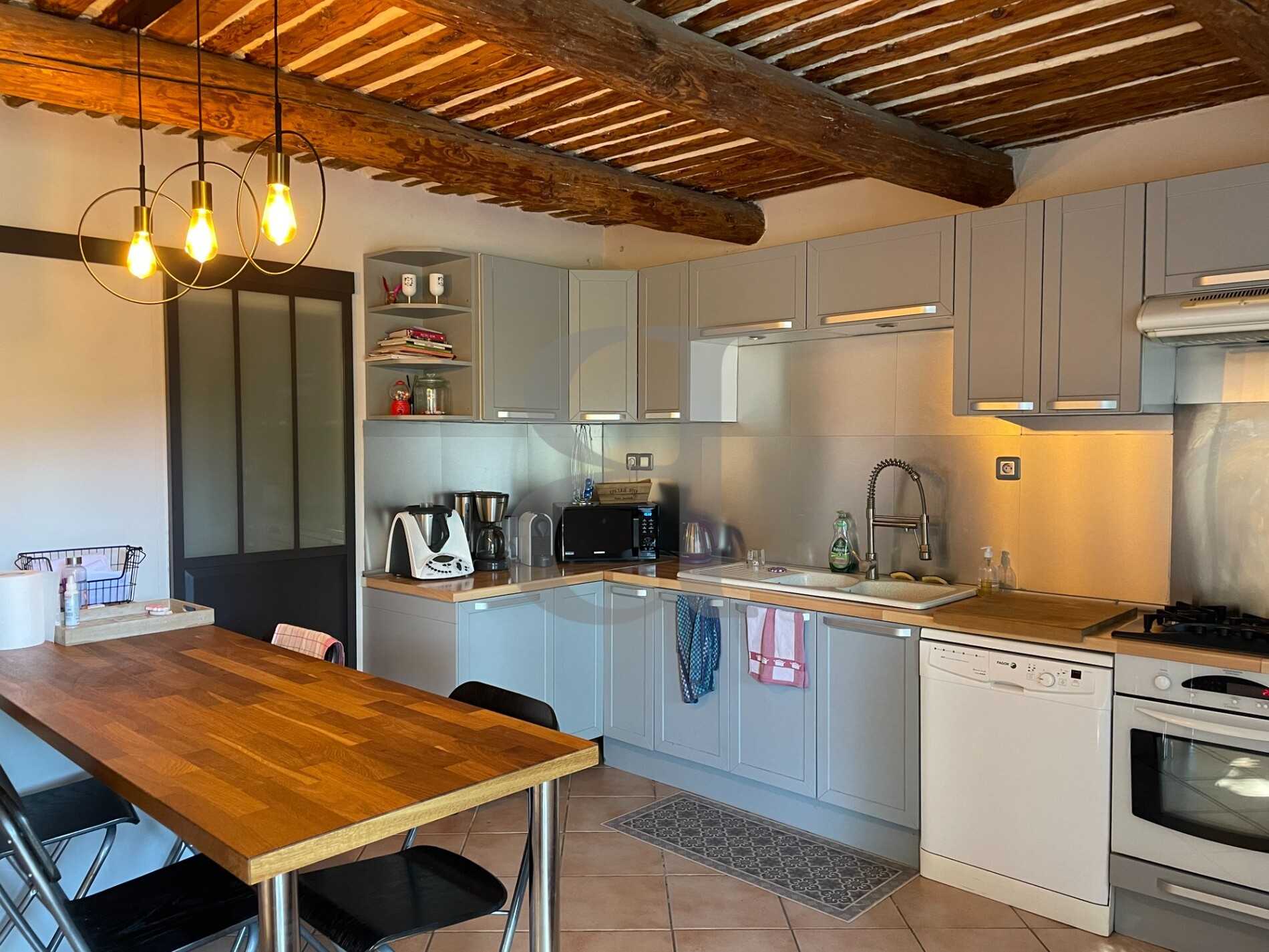 σπίτι σε Mondragon, Provence-Alpes-Côte d'Azur 12392742