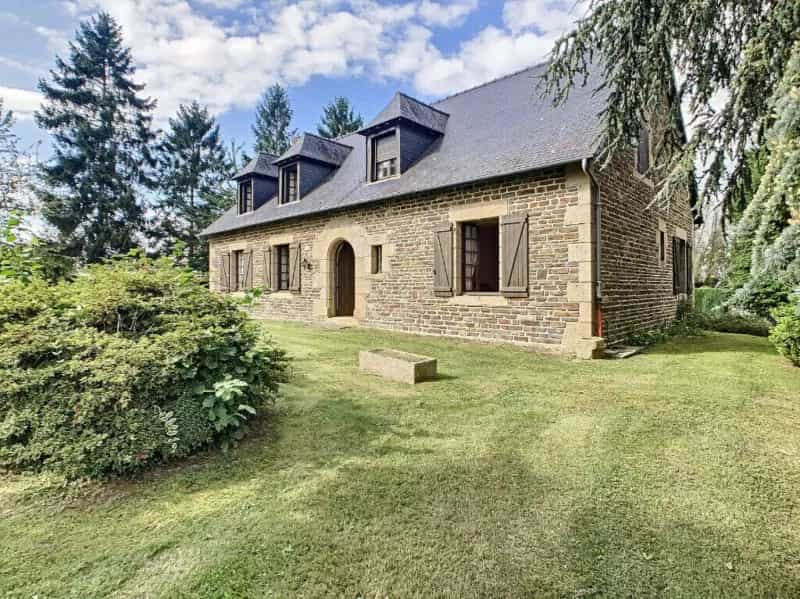 Casa nel Saint-Hilaire-du-Harcouet, Normandia 12393630