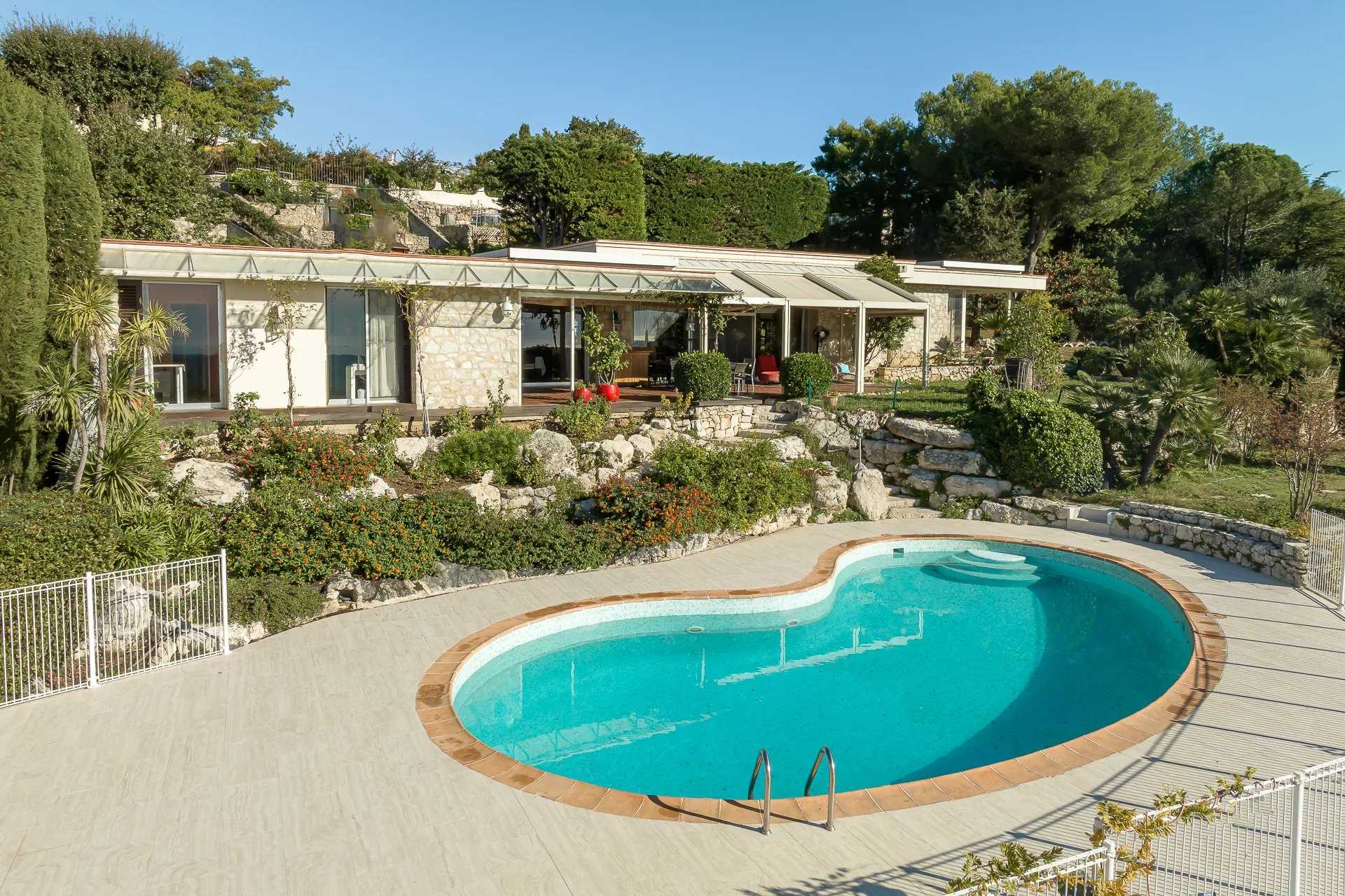 Rumah di Chateauneuf-Grasse, Provence-Alpes-Cote d'Azur 12393889