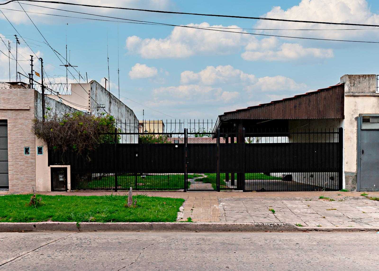 Huis in José León Suárez, Provincia de Buenos Aires 12394025