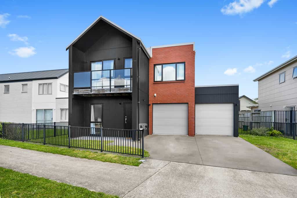 Condominium in Hamilton, Waikato 12394136