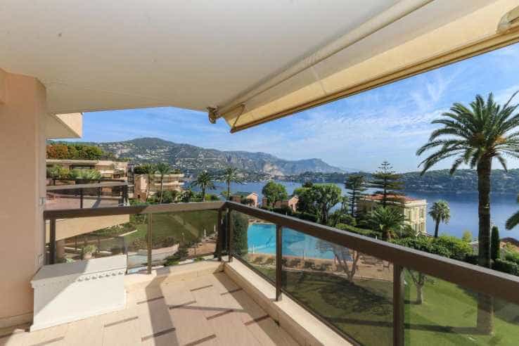 Condominium in Nice, Provence-Alpes-Cote d'Azur 12394737