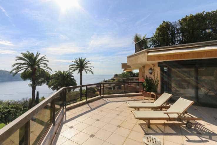 Condominium in Nice, Provence-Alpes-Cote d'Azur 12394737