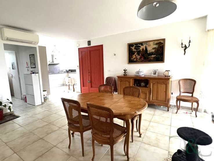 House in Bormes-les-Mimosas, Provence-Alpes-Cote d'Azur 12394742