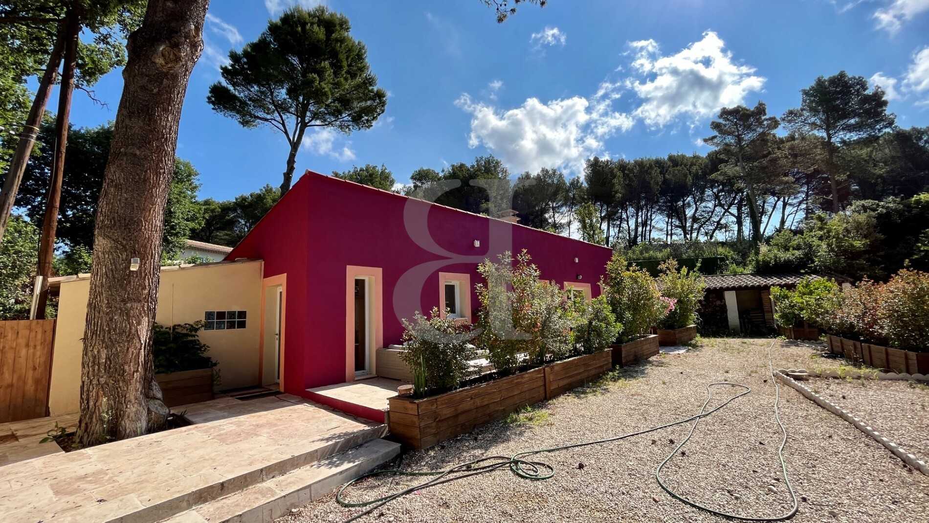 жилой дом в Pernes-les-Fontaines, Provence-Alpes-Côte d'Azur 12395539