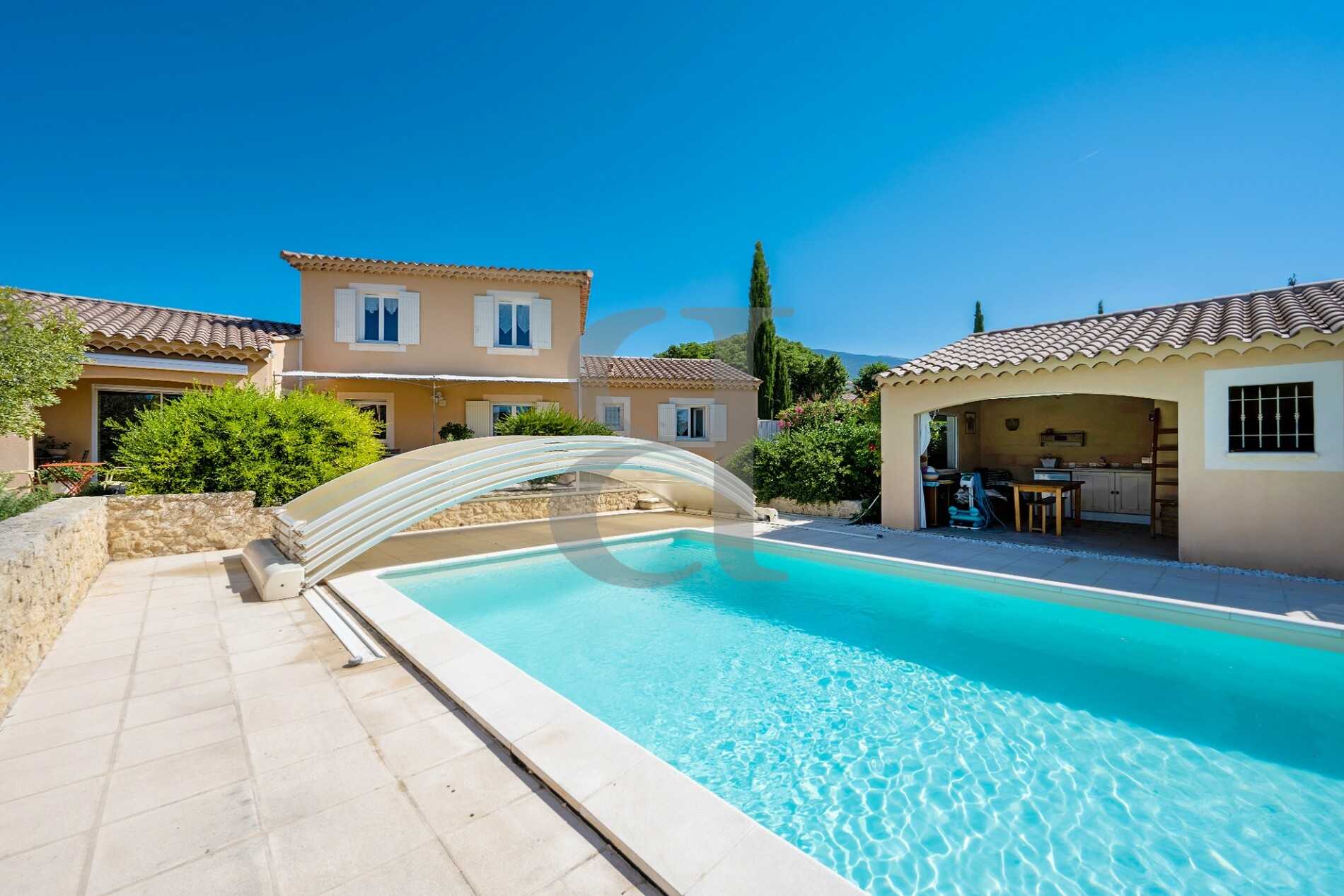 Talo sisään bedoiinit, Provence-Alpes-Cote d'Azur 12395546