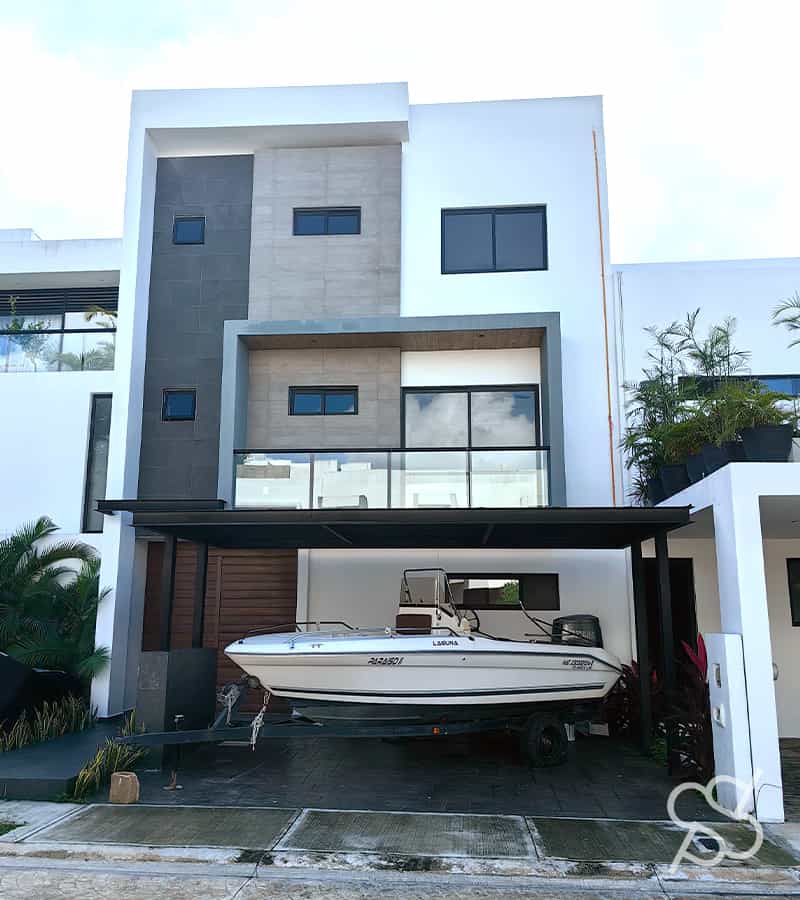 House in Cancun, Quintana Roo 12395757