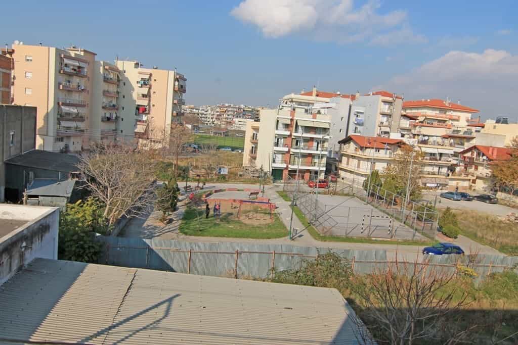 Condominium in Evosmos, Kentriki Makedonia 12395989