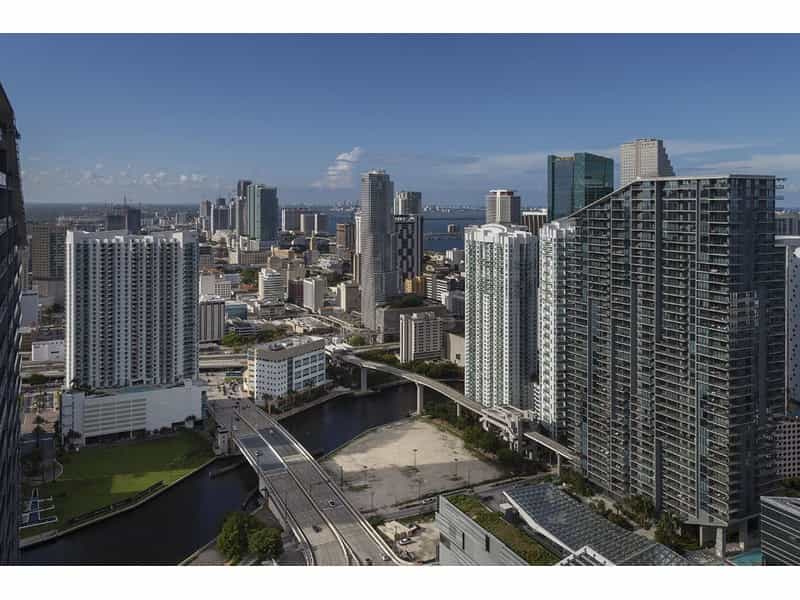Condominium in Miami, Florida 12396003