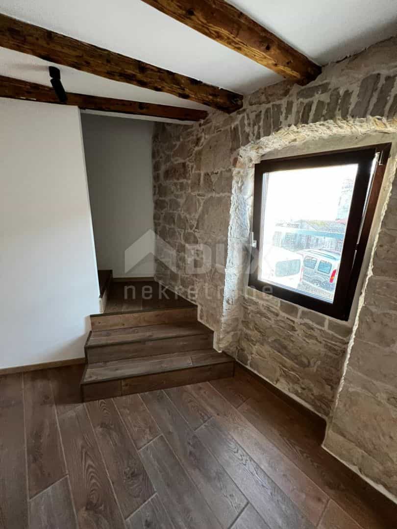 House in Vižinada, Istria County 12396016