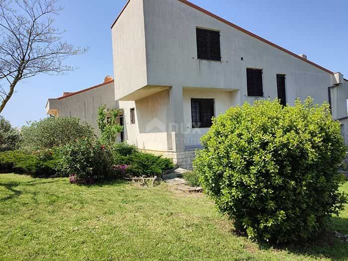 House in Sikici, Istarska Zupanija 12396037