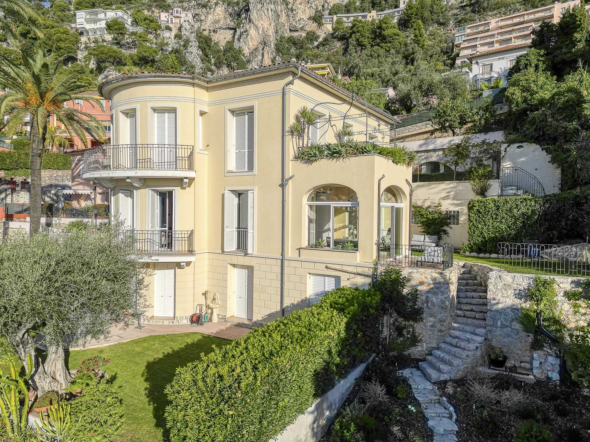 Hus i Villefranche-sur-Mer, Provence-Alpes-Cote d'Azur 12397487