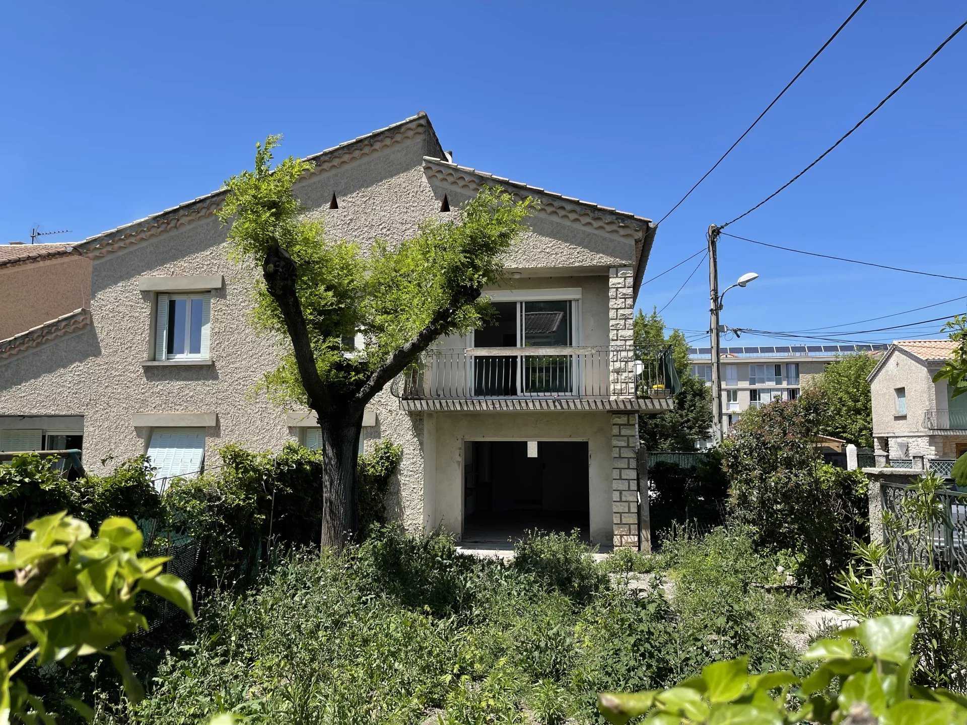 Condominium in Carpentras, Provence-Alpes-Côte d'Azur 12397757