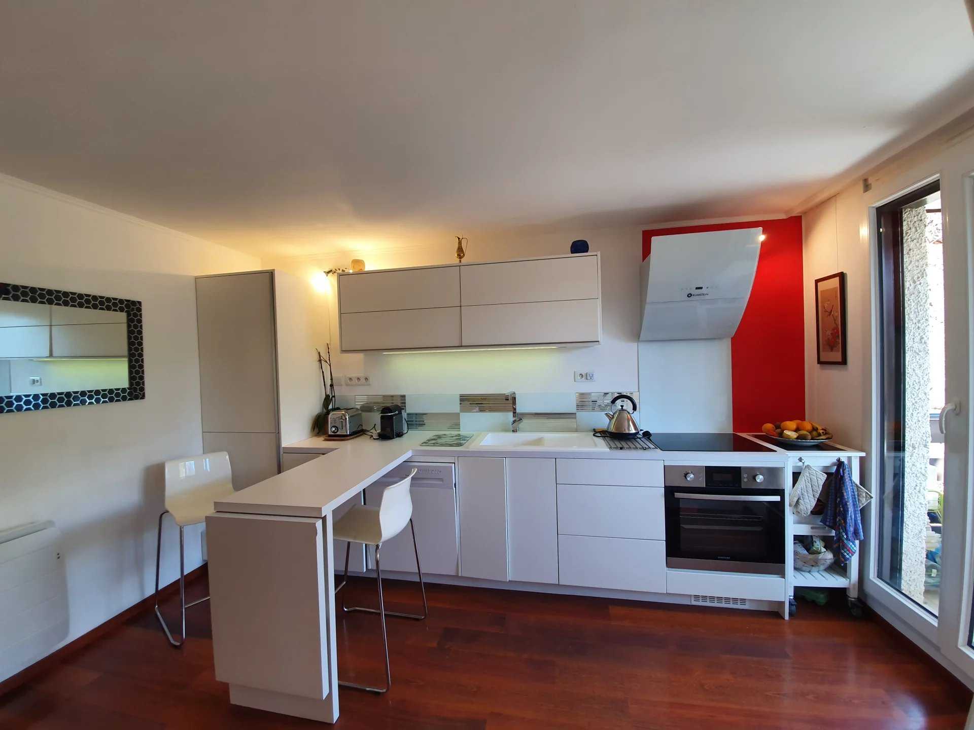 公寓 在 圣查弗里, 普罗旺斯-阿尔卑斯-蓝色海岸 12397814