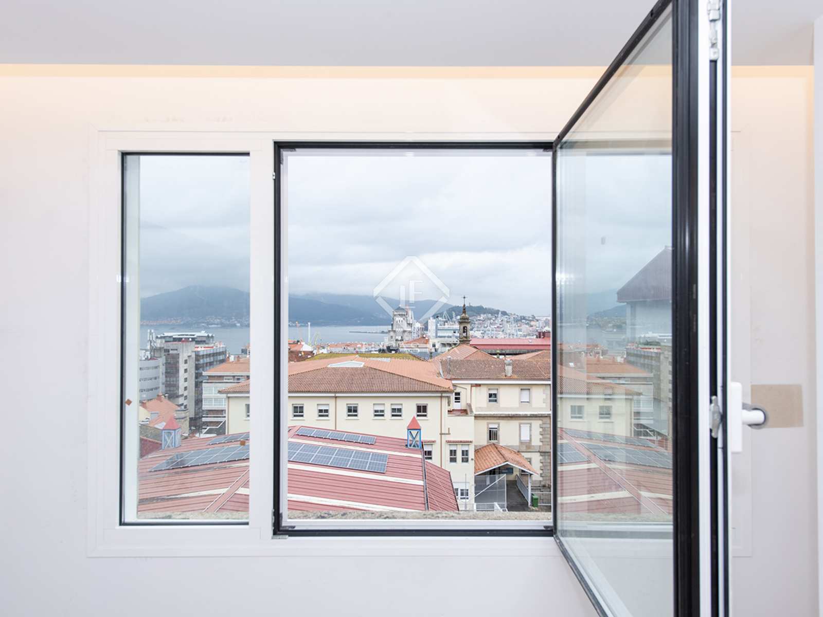 Condominium in Vigo, Galicië 12398103