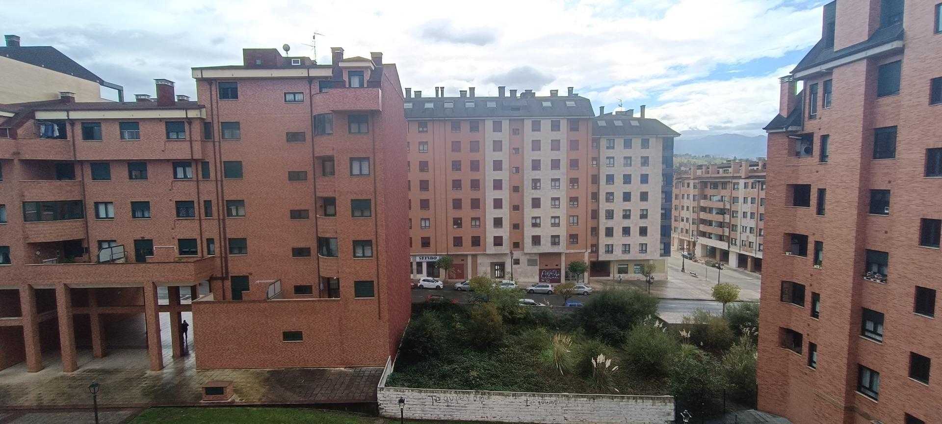 Condominium in Oviedo, Principado de Asturias 12398109