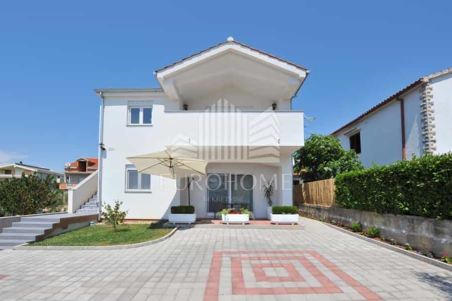公寓 在 Zadar, Zadar County 12398714