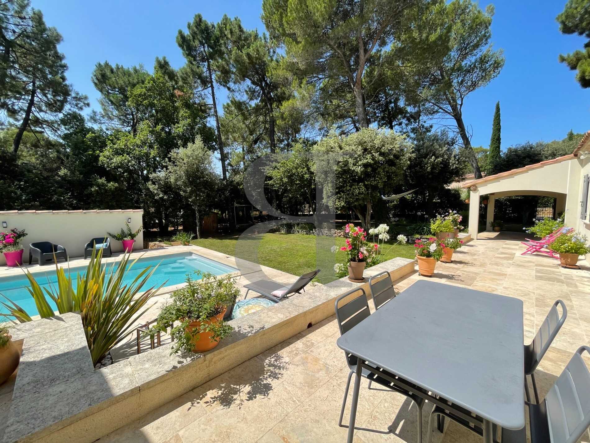 House in Bollene, Provence-Alpes-Cote d'Azur 12399327