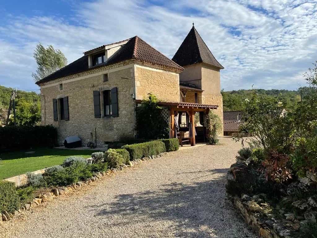 房子 在 Puy-l'Eveque, Occitanie 12399353