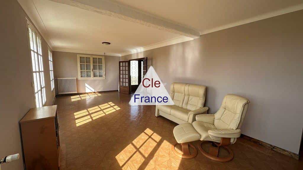House in La Bruffiere, Pays de la Loire 12399696