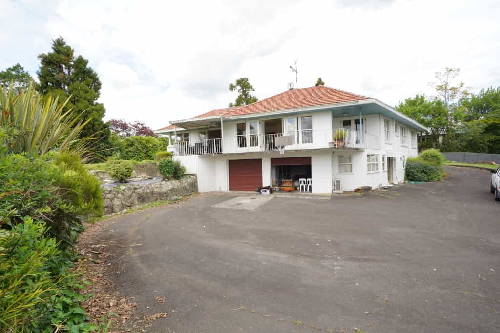 Condominium in Hamilton, Waikato 12399746