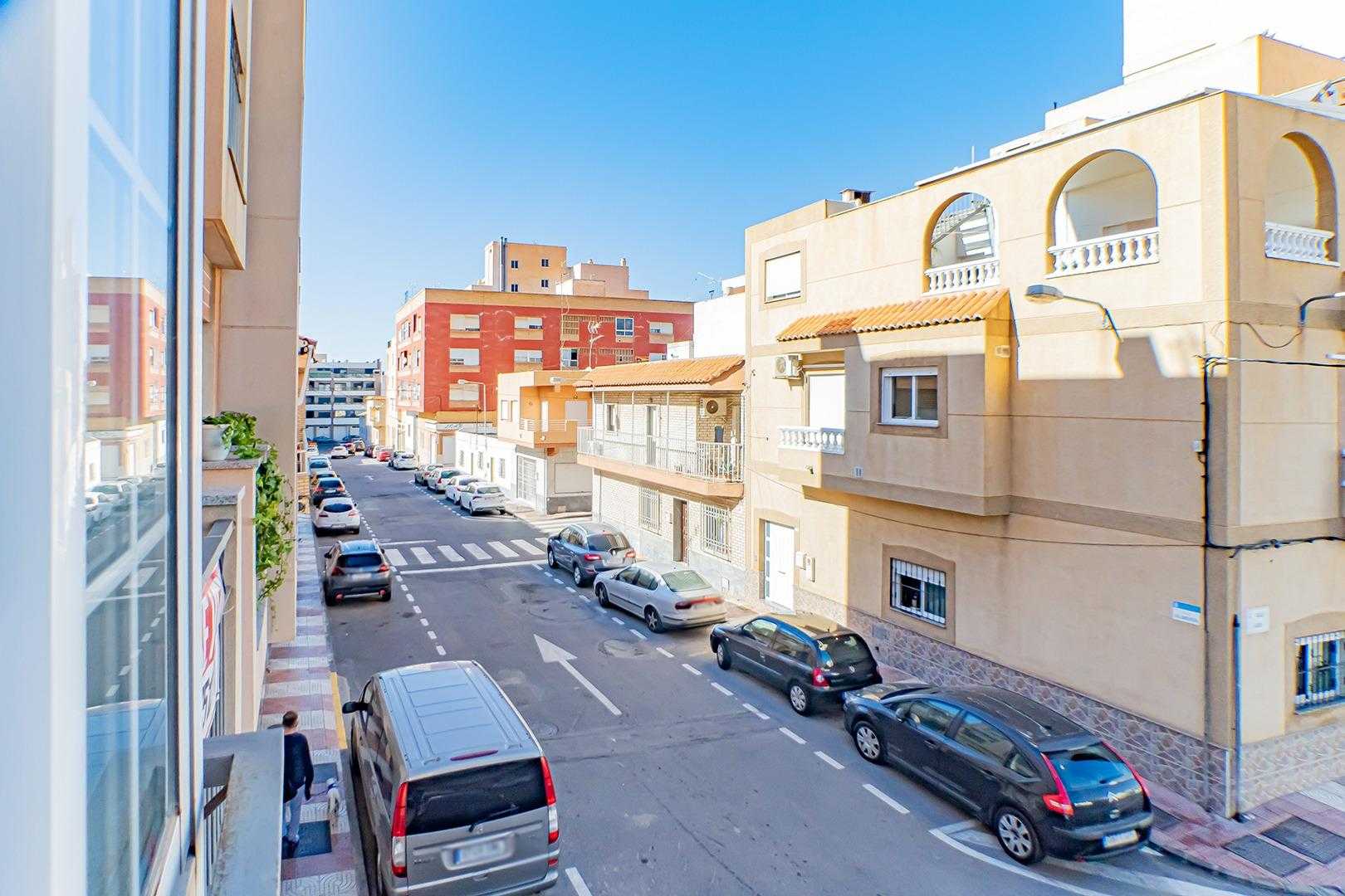 Condominium in El Parador de las Hortichuelas, Andalucía 12400517