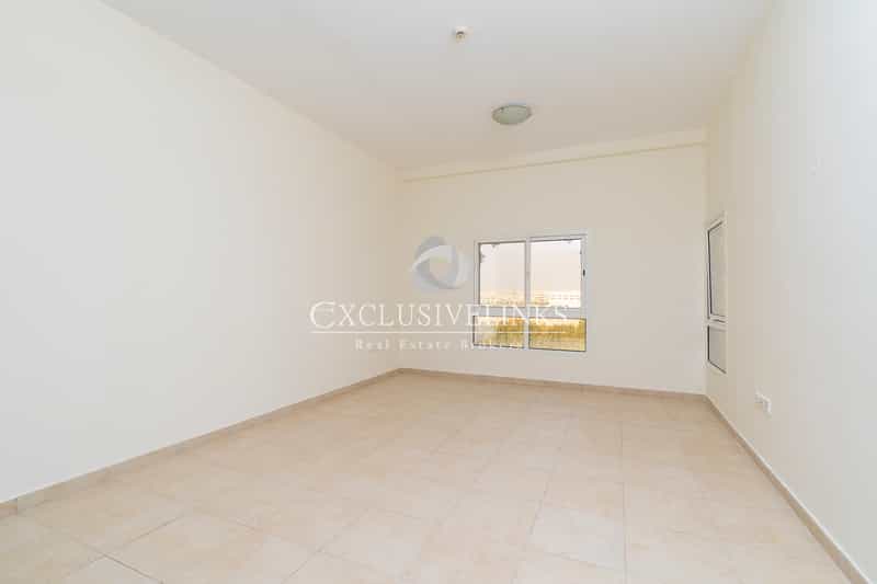 Residential in Dubai, Dubai 12400541