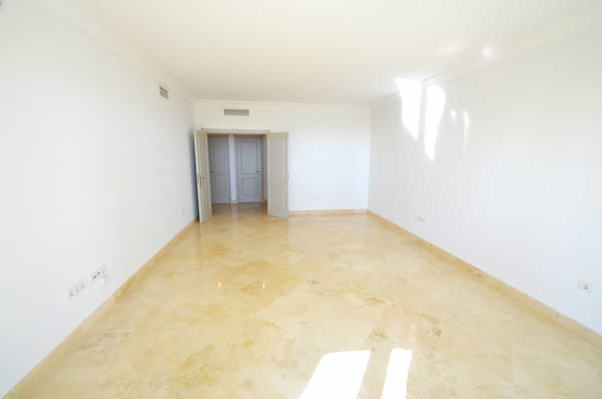 公寓 在 Casares, Andalucía 12400887