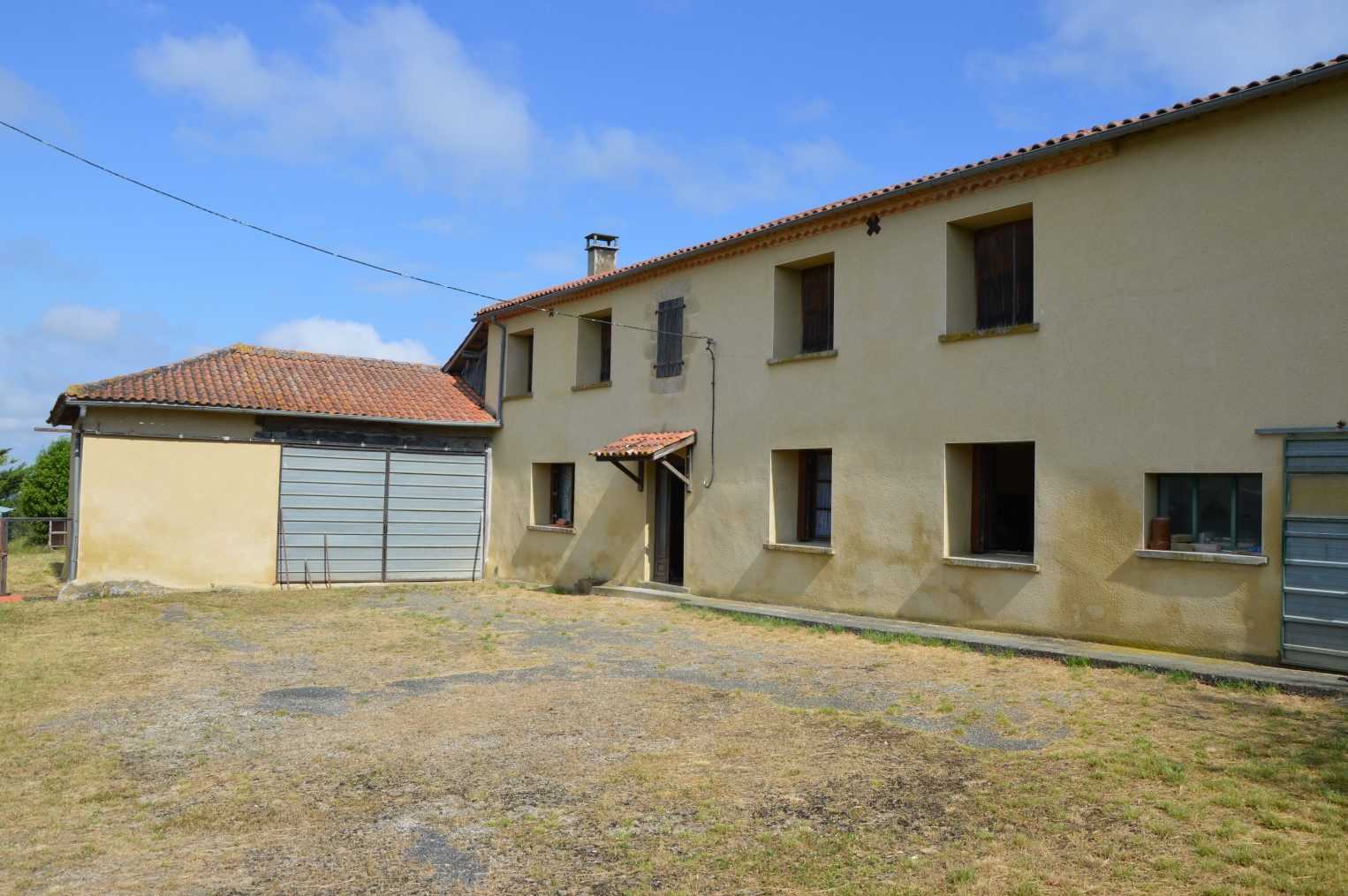 بيت في Seissan, Occitanie 12401626