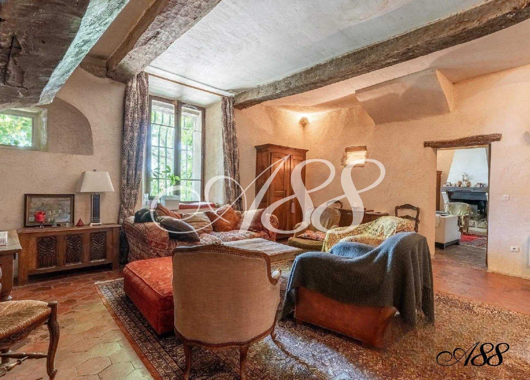 casa en Saint-Maximin-la-Sainte-Baume, Provence-Alpes-Cote d'Azur 12401649