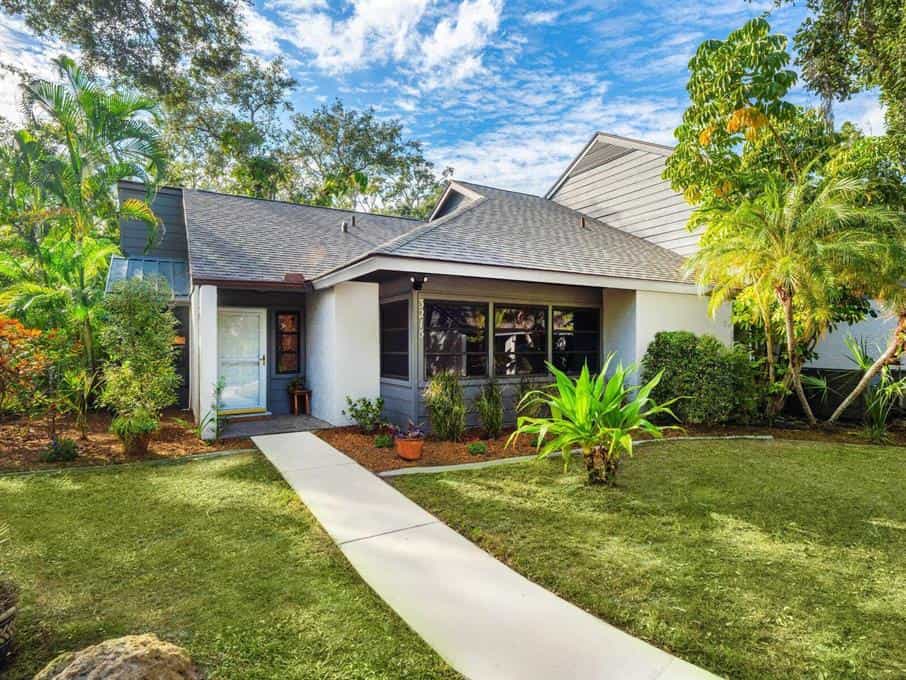 House in South Gate Ridge, Florida 12402091