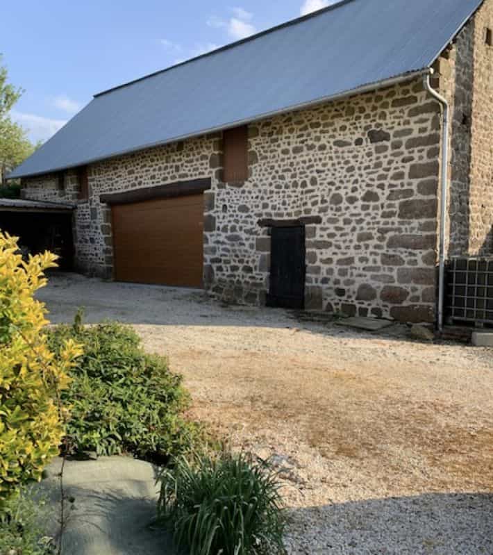House in Chantrigne, Pays de la Loire 12402303