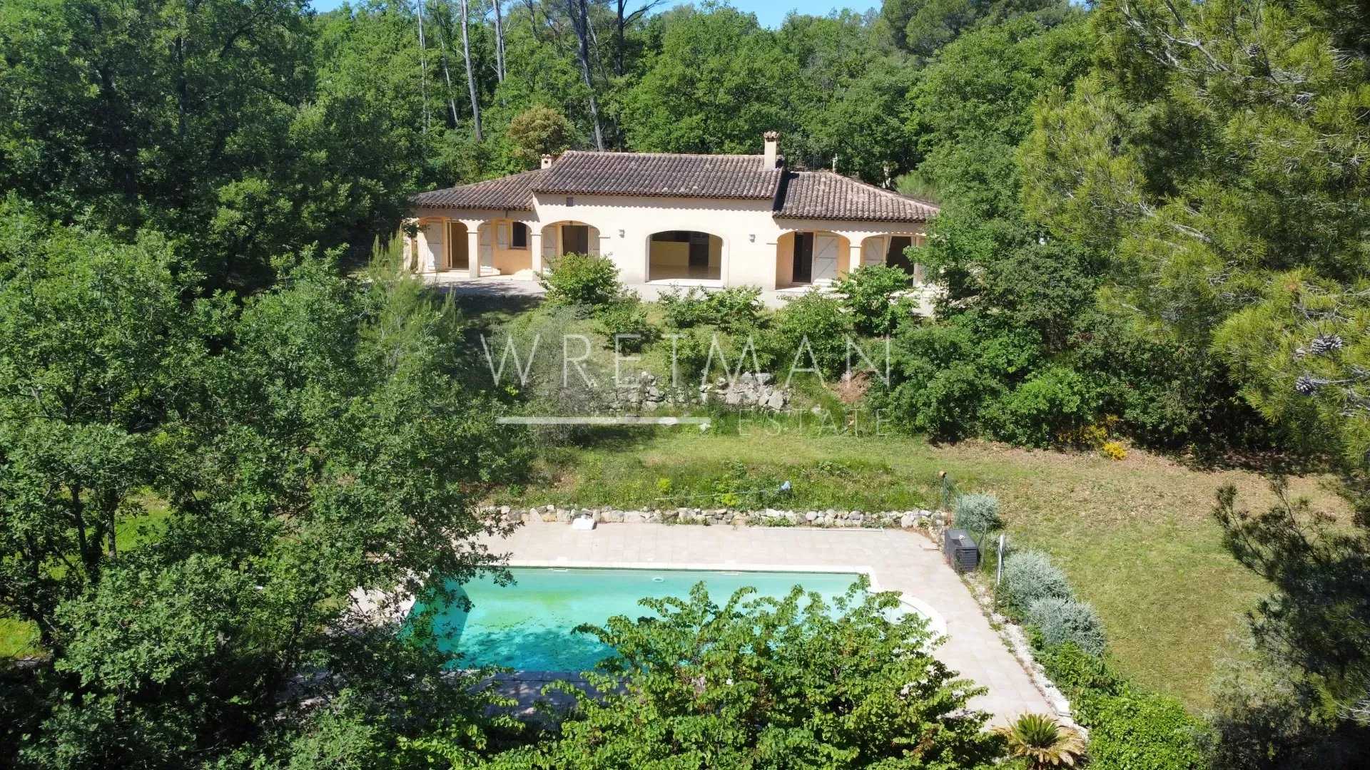 Hus i Fayence, Provence-Alpes-Cote d'Azur 12402859
