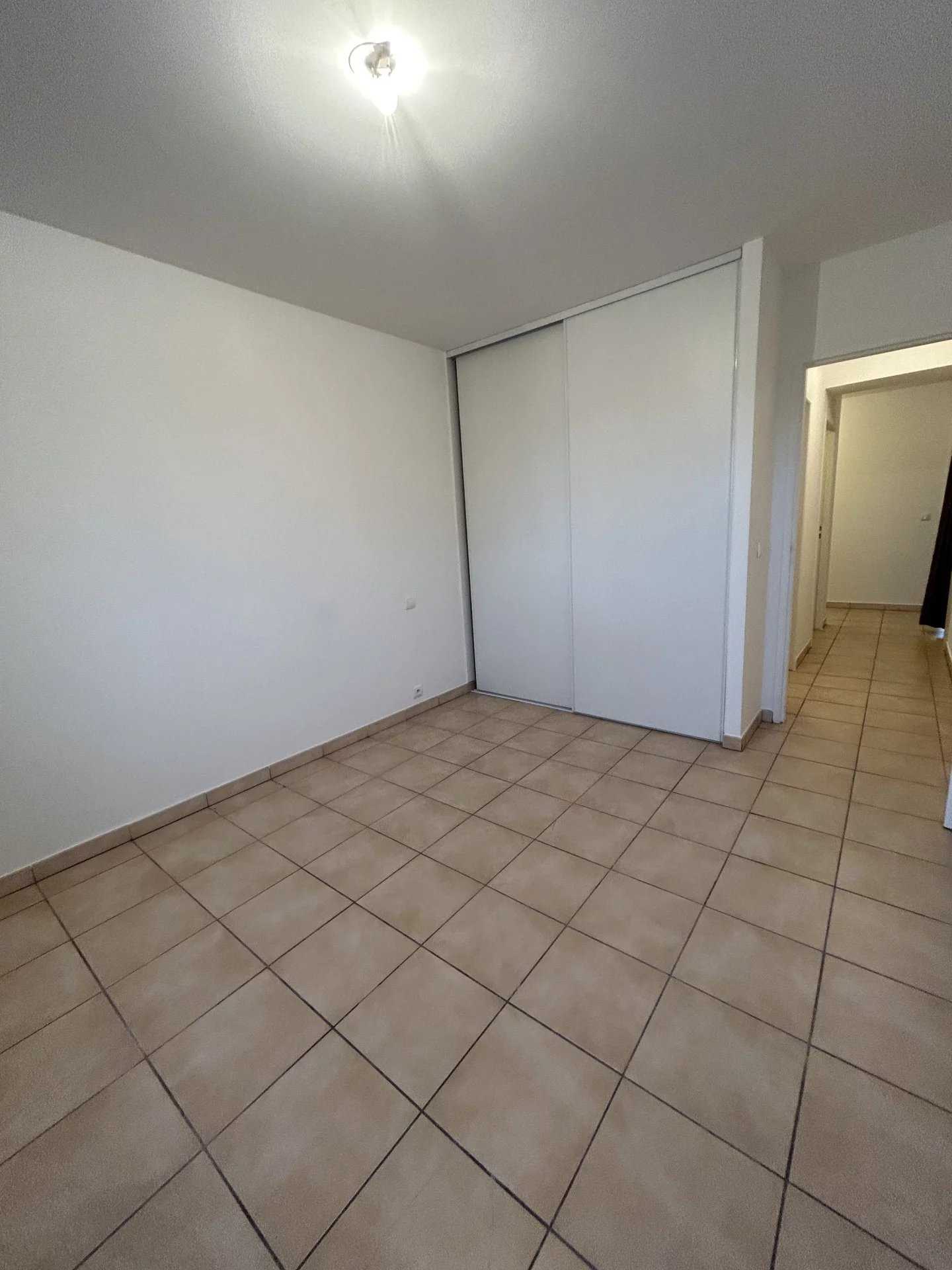 公寓 在 Montélimar, Drôme 12402871