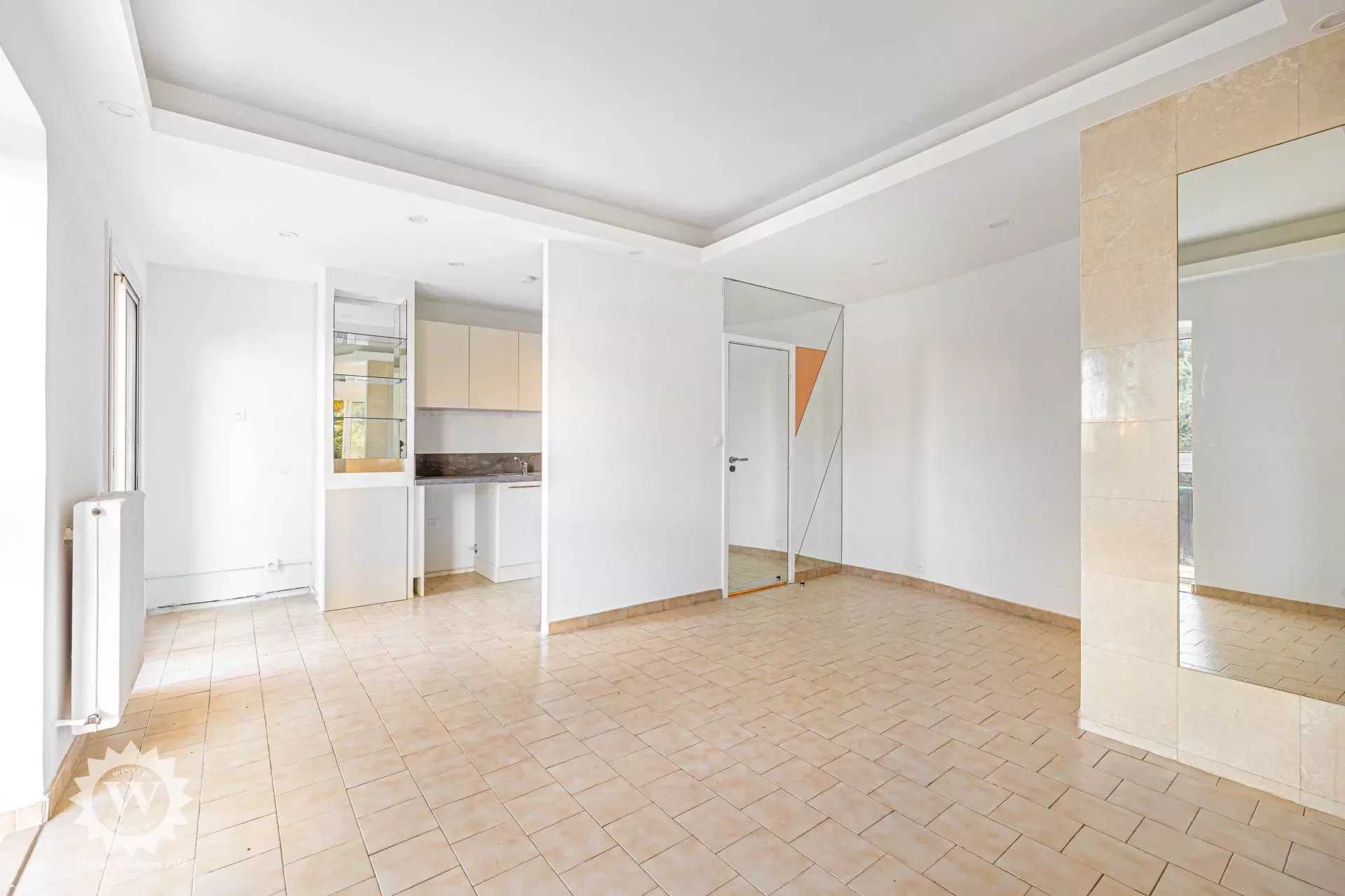 Condominium dans Nice, Alpes-Maritimes 12402880