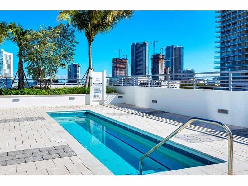Condominium in Miami, Florida 12403163