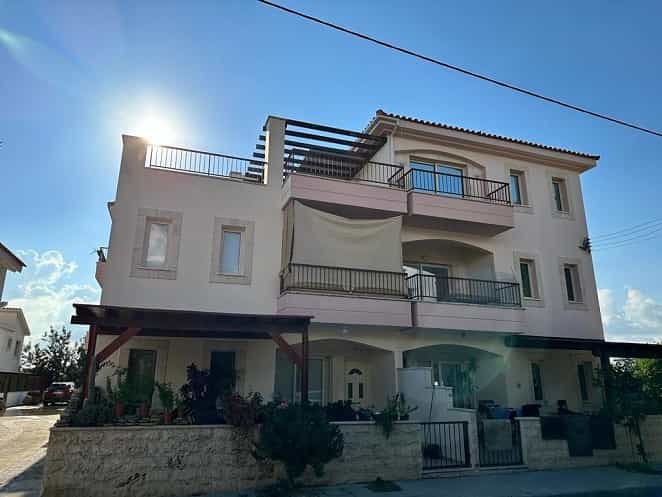 Condominium in Anavargos, Pafos 12403216