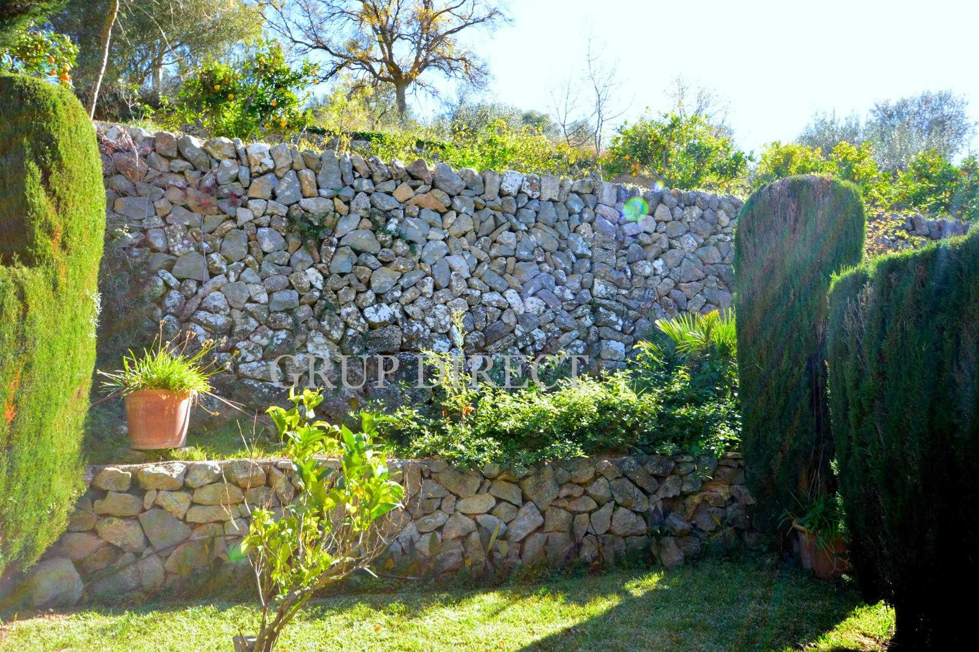 بيت في Puigpunyent, Illes Balears 12403588