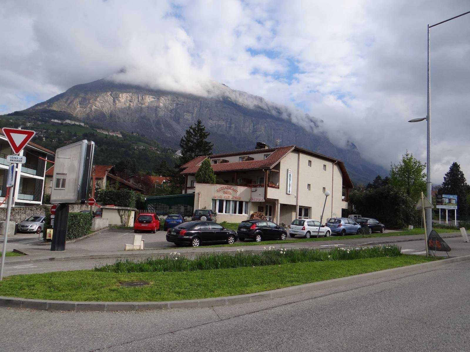 Condominium in Meylan, Auvergne-Rhone-Alpes 12404385