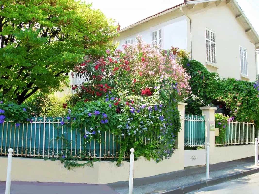 Condominium in Toulon, Provence-Alpes-Côte d'Azur 12404438