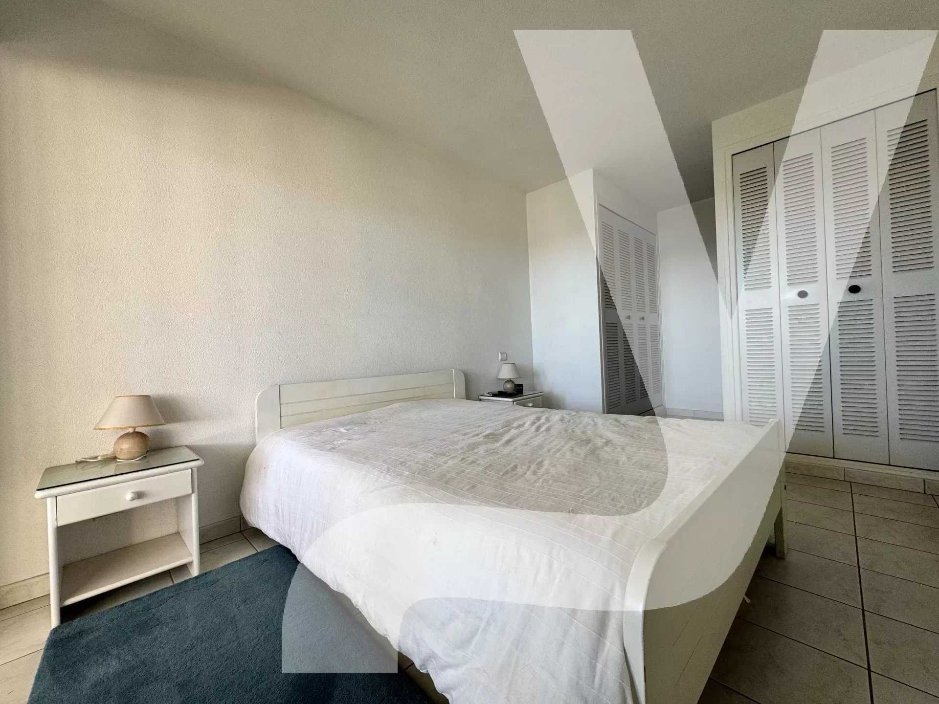 公寓 在 Frejus, Provence-Alpes-Cote d'Azur 12404440