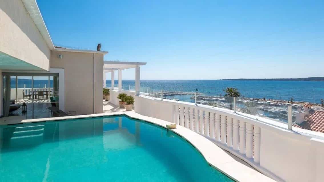 Residential in Cannes, Alpes-Maritimes 12404444