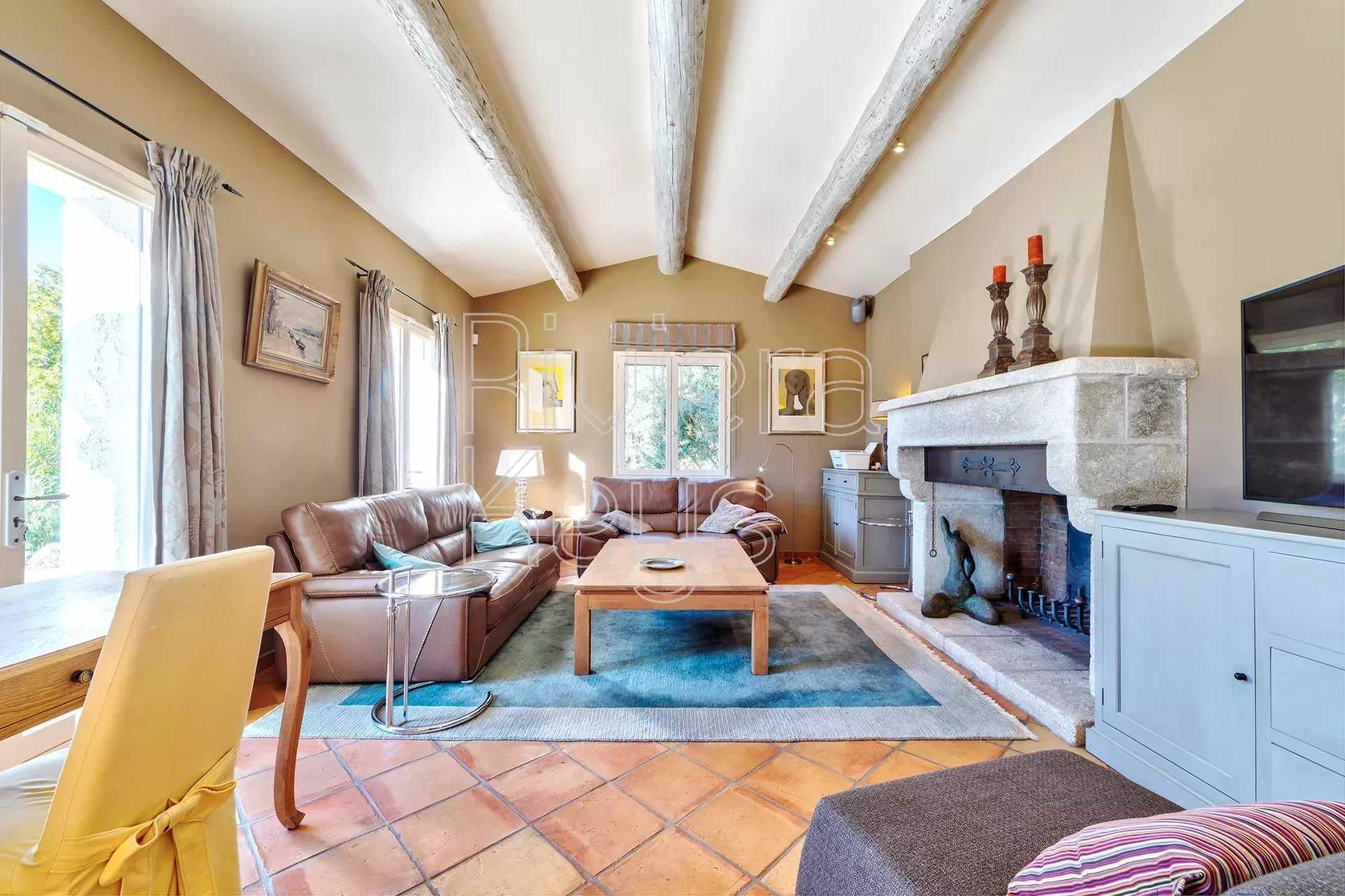 Talo sisään Vence, Provence-Alpes-Cote d'Azur 12404475