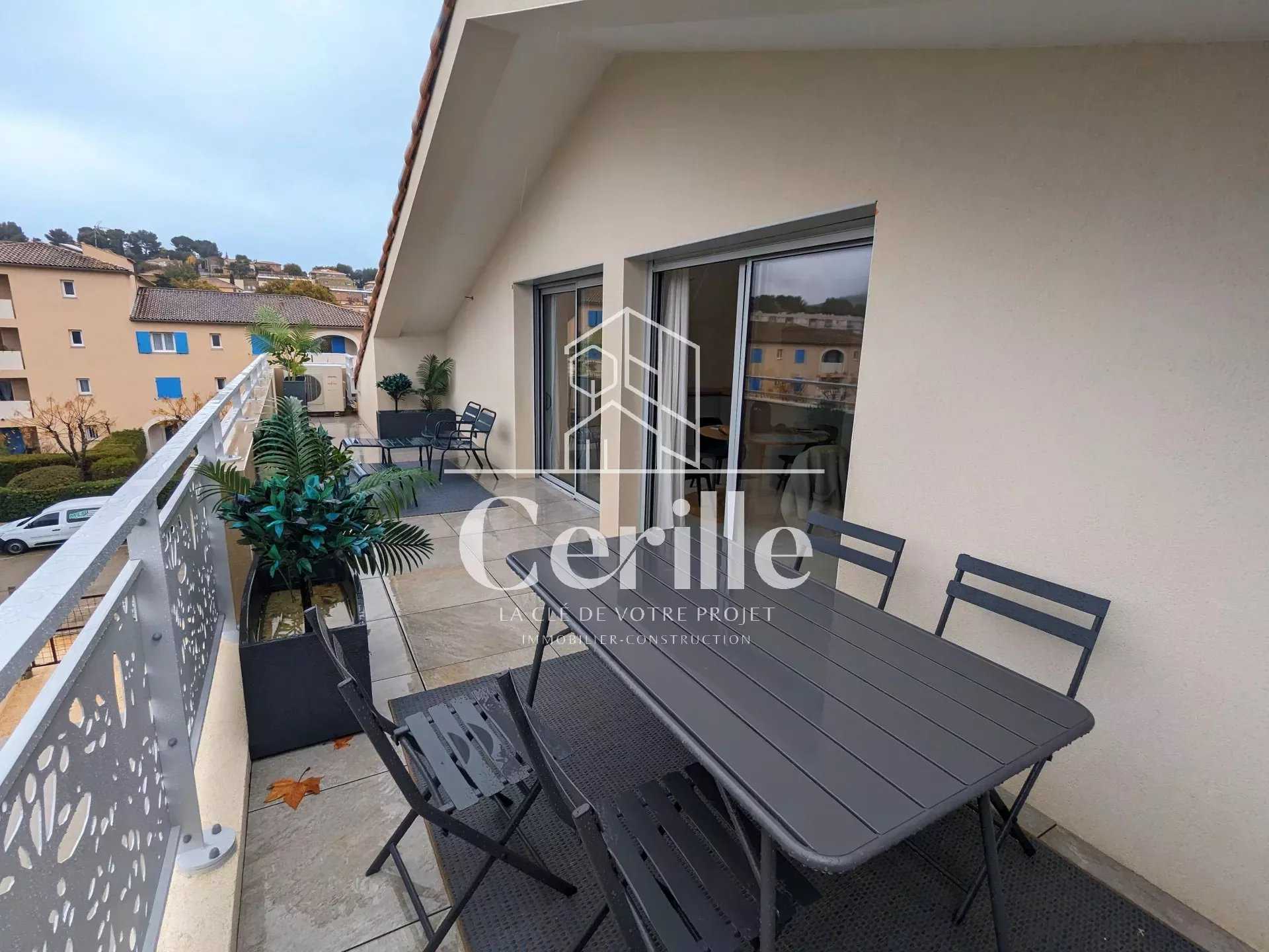 公寓 在 Le Pradet, Provence-Alpes-Cote d'Azur 12404478