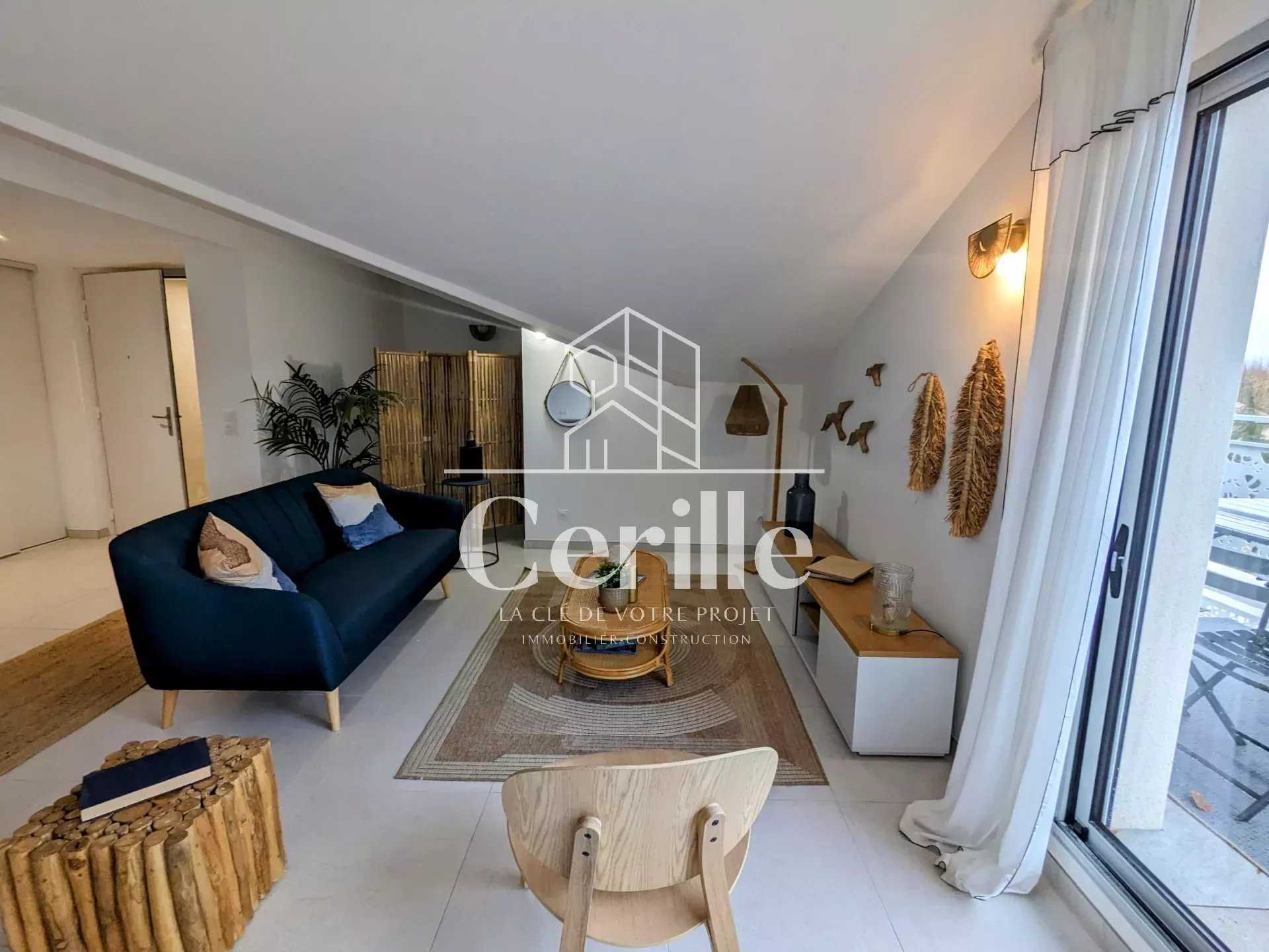 Condominium in Le Pradet, Provence-Alpes-Cote d'Azur 12404478
