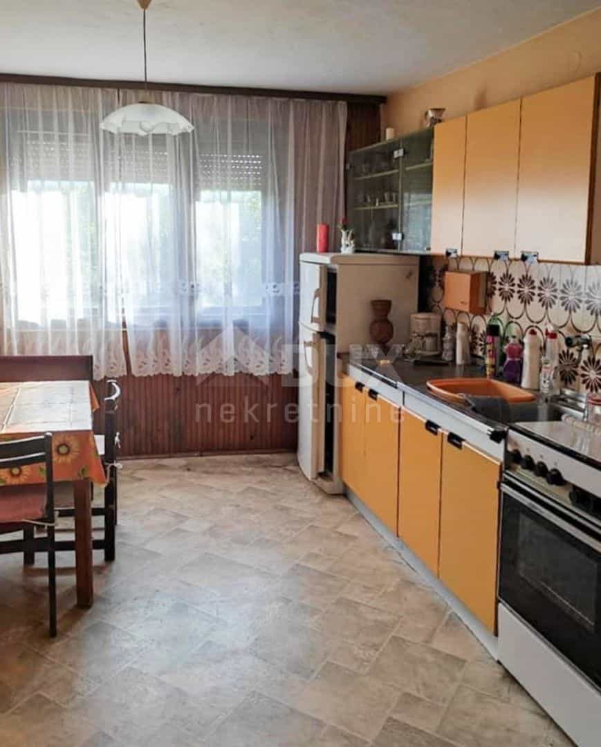 casa en Vrbovsko, Primorje-Gorski Kotar County 12404678