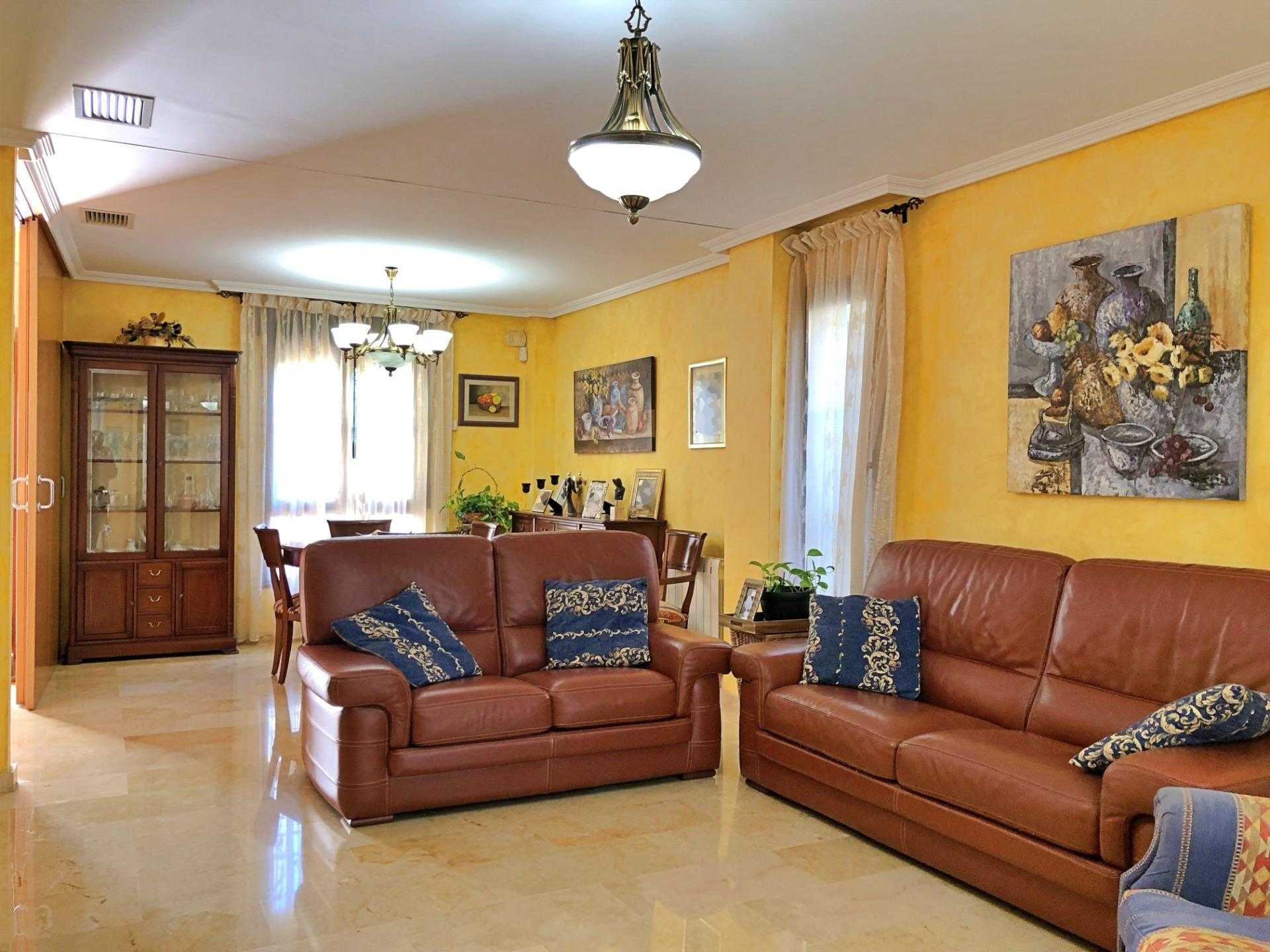 房子 在 Mutxamel, Comunidad Valenciana 12404715
