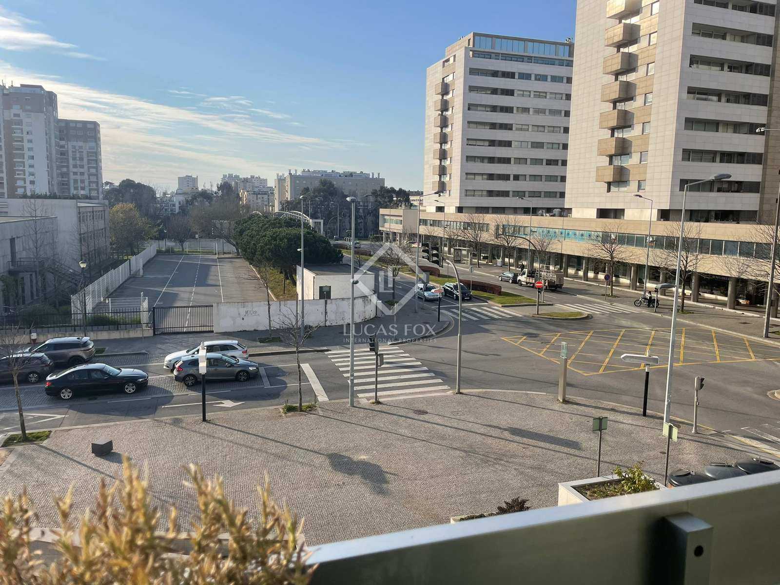 Condominium in Porto, Porto District 12404743